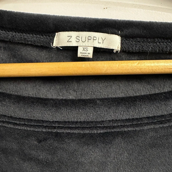 Z Supply Black Bodhi Velour Sweatshirt - Picture 4 of 6